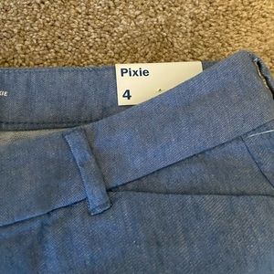 Old Navy Pixie Pants size 4.